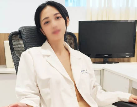 FC2PPV-4608859 Nữ bác sĩ dùng thủ dâm và tư thế nữ cao bồi khiêu khích bệnh nhân